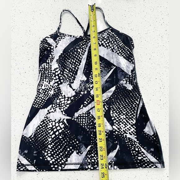 Lululemon Power Y Tank | Black White Abstract | Women’s 8 - Picture 7 of 11